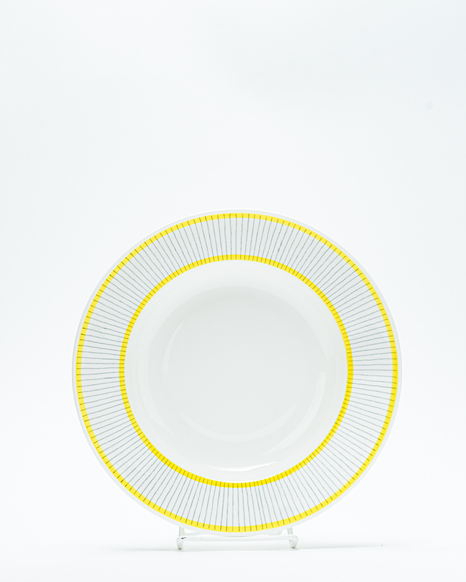 Gustavsberg “Pike” Deep Plate 25cm yellow Gustavsberg “Pike” Deep Plate 25cm yellow