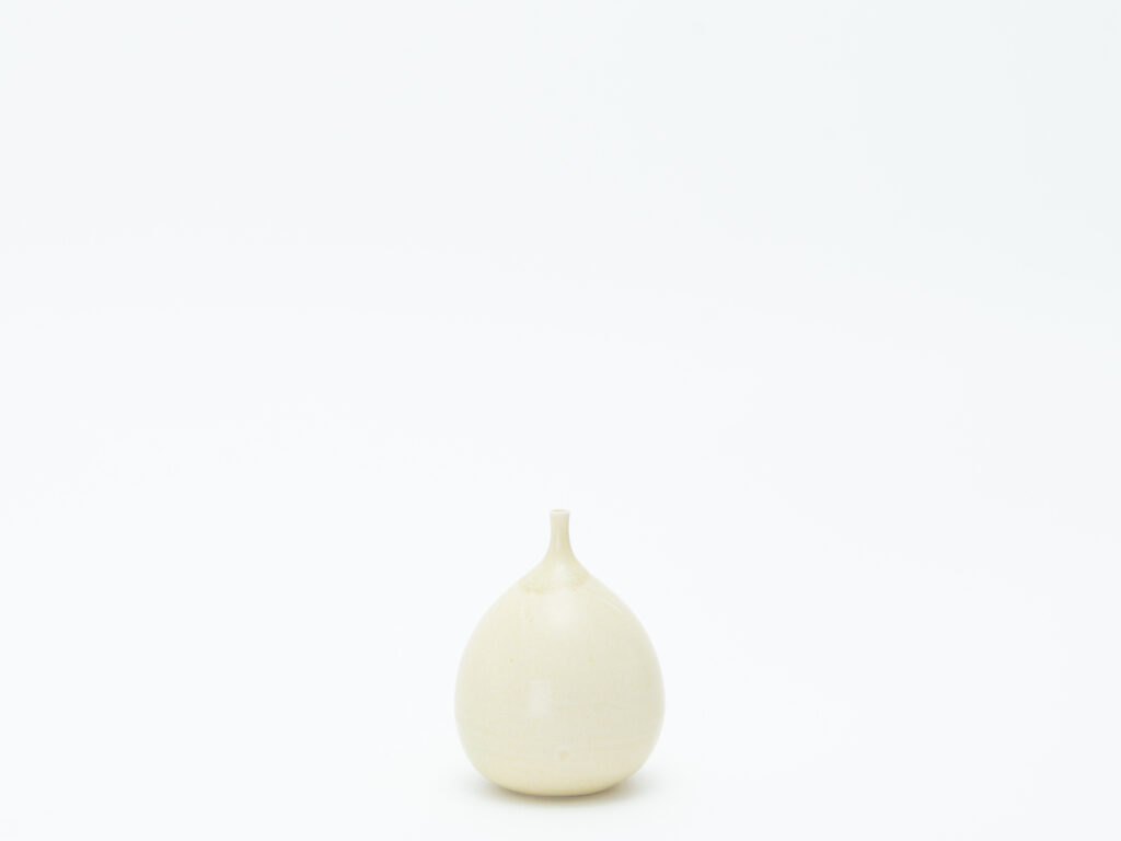 ヴィヴィ・カリッセンドルフ Cream 花器 h14cm