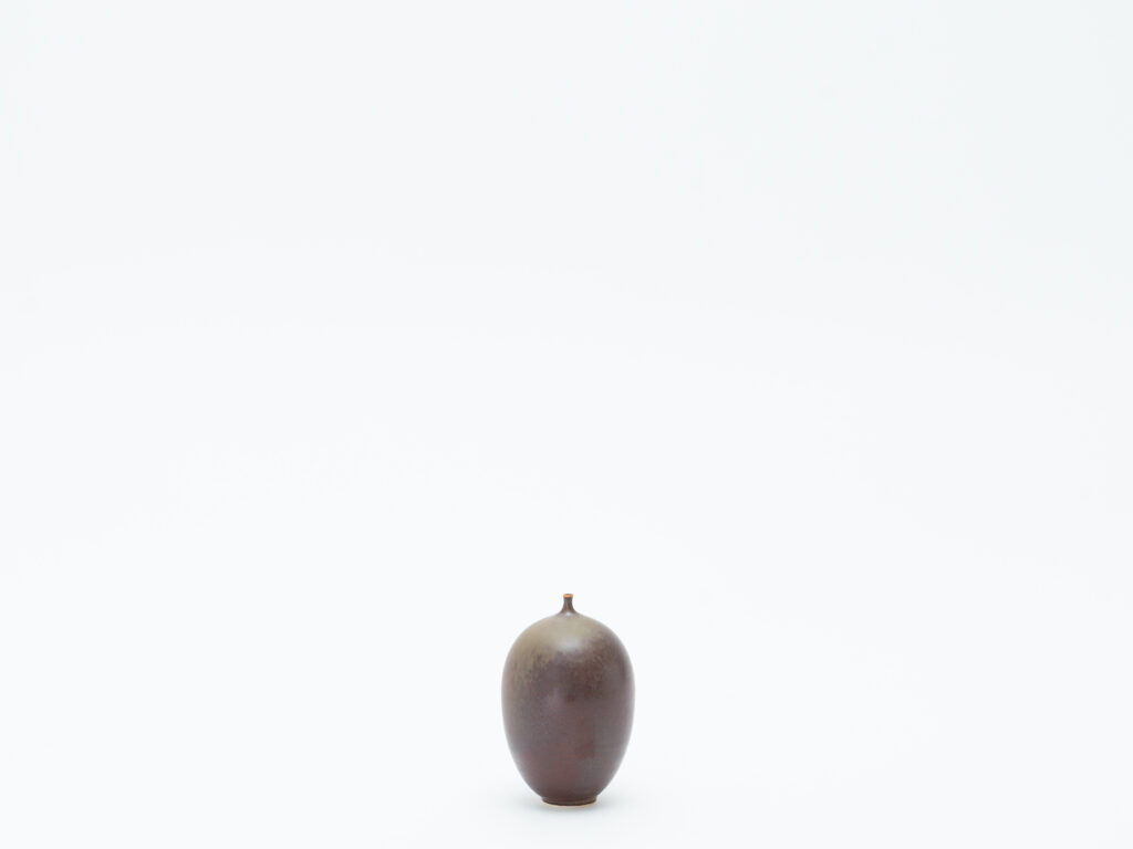ヴィヴィ・カリッセンドルフ 花器 h11cm(茶)